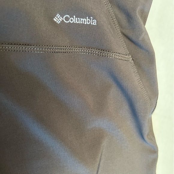 Columbia Omni Shield advanced repellency crop legging in color: gray. Size M. I6 - Picture 9 of 9